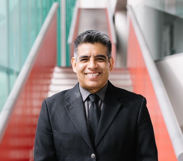 luis casal faculty headshot